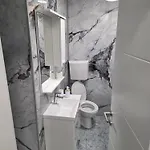 Moderan Apartman, Balkon, Klima, Parking, Wifi, Lokacija *