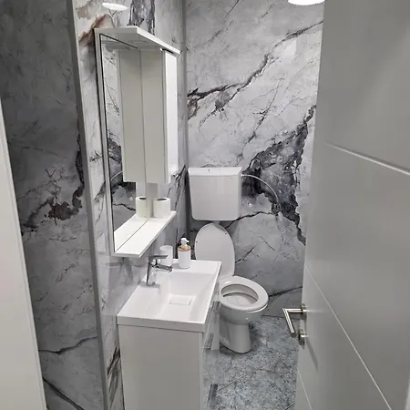 Moderan Apartman, Balkon, Klima, Parking, Wifi, Lokacija *