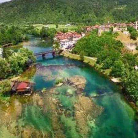 Moderan Apartman, Balkon, Klima, Parking, Wifi, Lokacija Bosanska Krupa