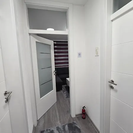 Appartement Moderan Apartman, Balkon, Klima, Parking, Wifi, Lokacija