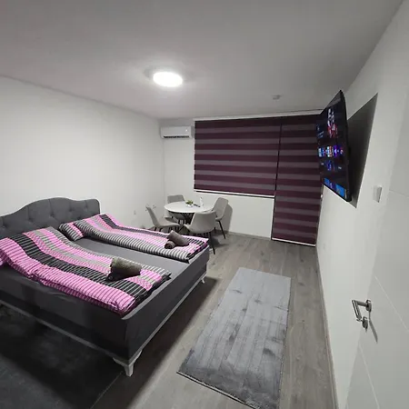 شقة Moderan Apartman, Balkon, Klima, Parking, Wifi, Lokacija