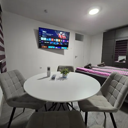 Moderan Apartman, Balkon, Klima, Parking, Wifi, Lokacija Διαμέρισμα *